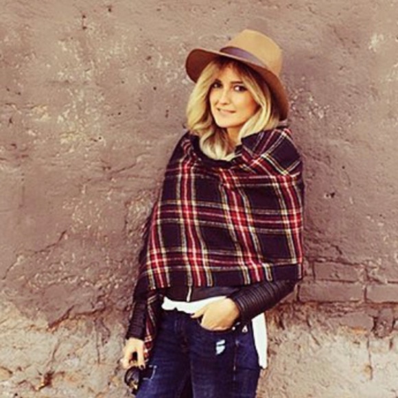 🧸Hello 💕 - Picture 2 of 3